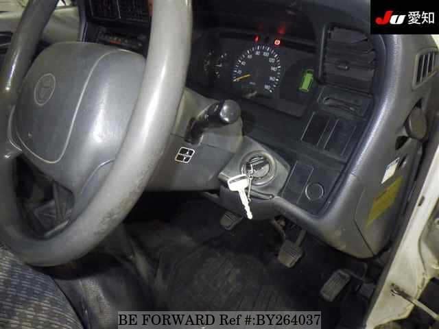2002 Toyota HiAce JDM car for sale — photo 3 of 8