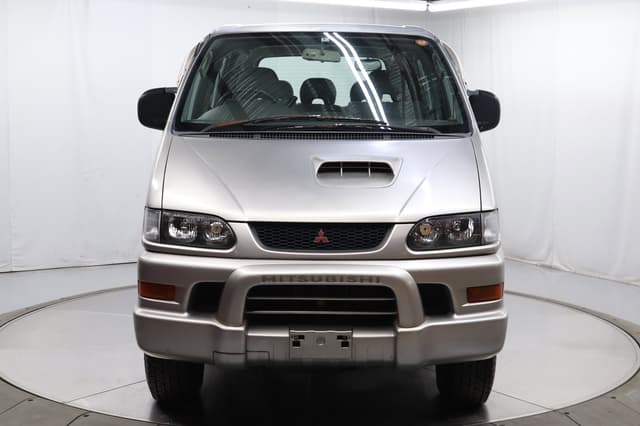 2000 Mitsubishi Delica JDM car for sale — photo 3 of 25