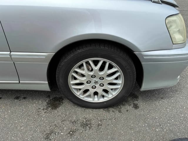 2001 Toyota Crown JDM car for sale — photo 5 of 12