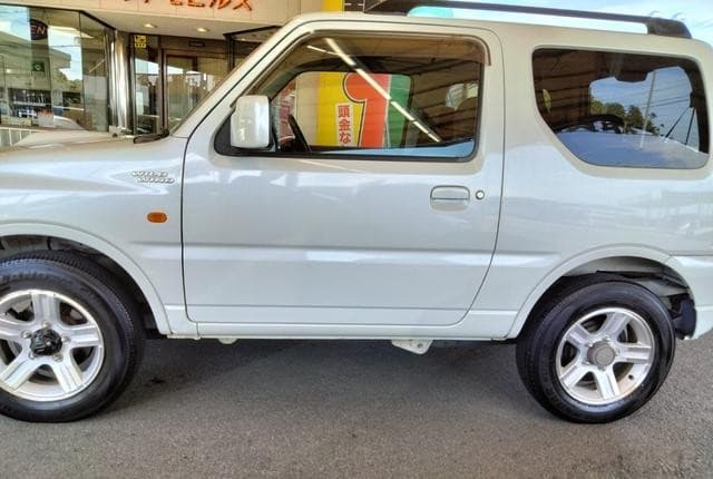 2008 Suzuki Jimny JDM car for sale — photo 5 of 25