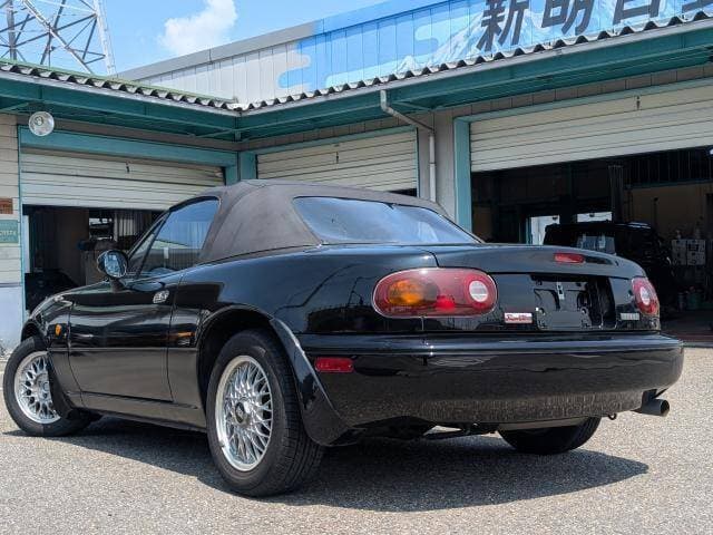 1994 Mazda Roadster (Eunos Roadster / MX-5) JDM car for sale — photo 2 of 20
