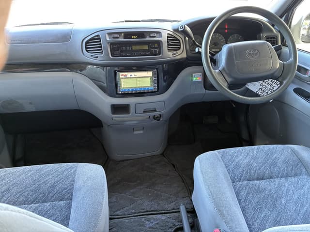 1997 Toyota Regius JDM car for sale — photo 12 of 14