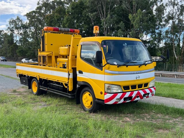 2005 Toyota Dyna JDM car for sale — photo 4 of 19