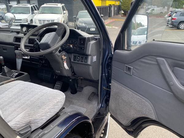 1996 Mitsubishi Delica JDM car for sale — photo 13 of 16
