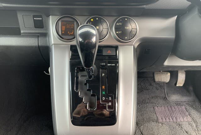 2010 Toyota Corolla JDM car for sale — photo 16 of 25