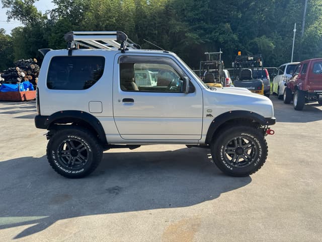 1998 Suzuki Jimny JDM car for sale — photo 3 of 13