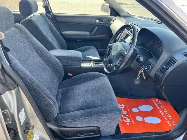 1997 Nissan Gloria JDM car for sale — photo 13 of 25