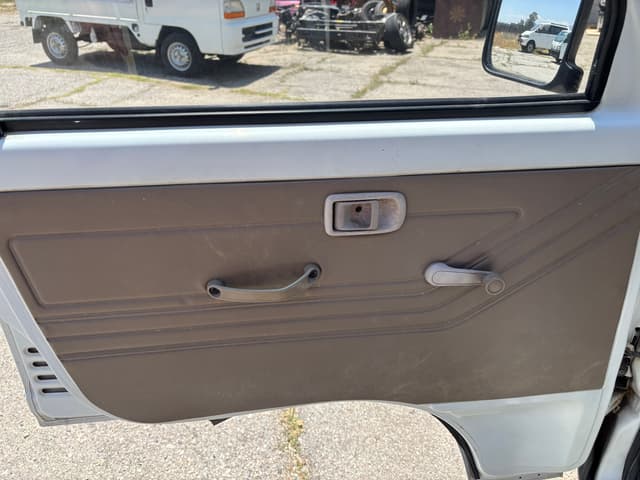 1992 Daihatsu Hijet JDM car for sale — photo 20 of 25