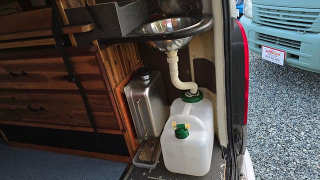 2007 Toyota HiAce JDM car for sale — photo 20 of 21
