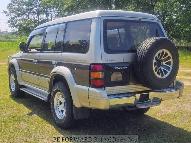 1992 Mitsubishi Pajero JDM car for sale — photo 8 of 19