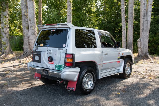 1997 Mitsubishi Pajero JDM car for sale — photo 6 of 13