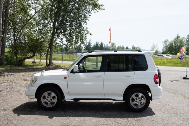 2000 Mitsubishi Pajero JDM car for sale — photo 7 of 10