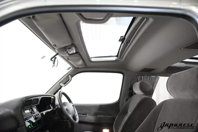 1995 Toyota HiAce JDM car for sale — photo 9 of 25