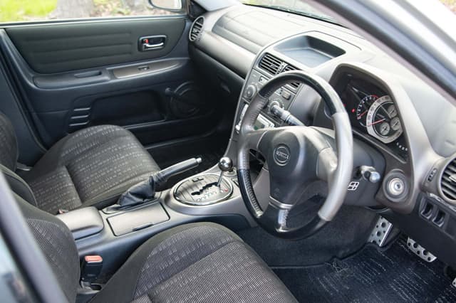 2001 Toyota Altezza JDM car for sale — photo 10 of 17
