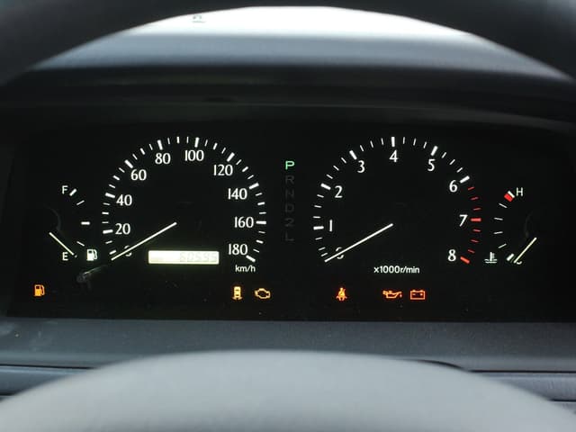 1997 Toyota Crown JDM car for sale — photo 11 of 25