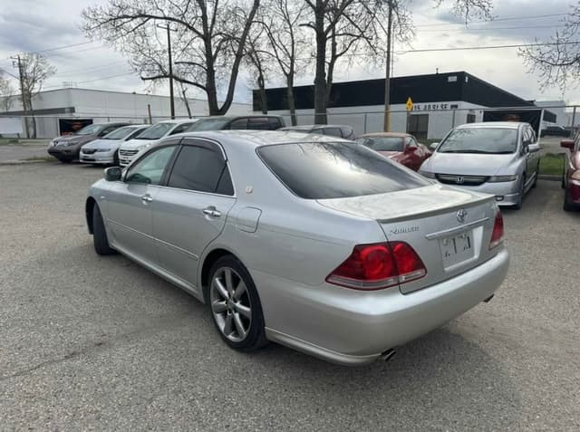 2005 Toyota Crown JDM car for sale — photo 5 of 12