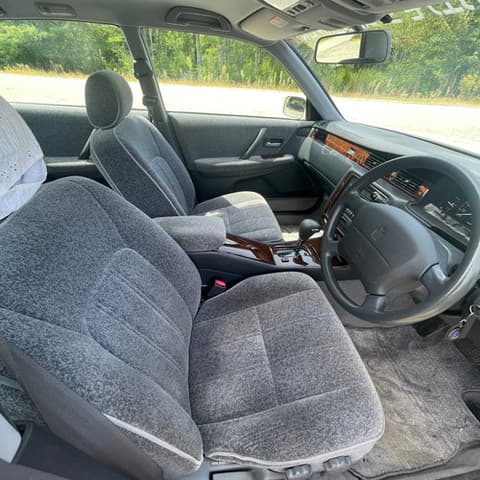 1998 Toyota Crown JDM car for sale — photo 6 of 12