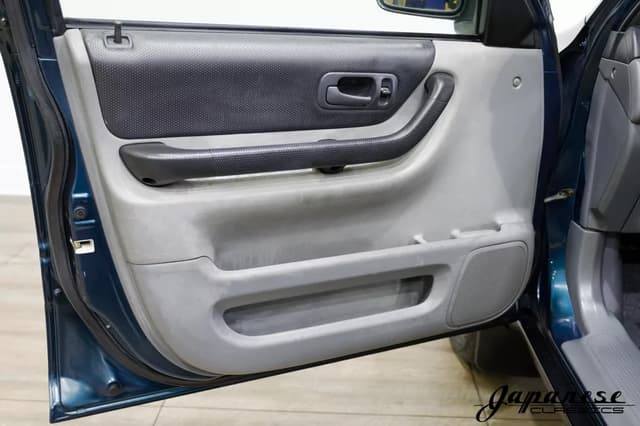 1997 Honda CR-V JDM car for sale — photo 20 of 25
