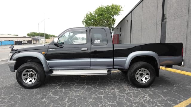 1998 Toyota Hilux JDM car for sale — photo 5 of 16