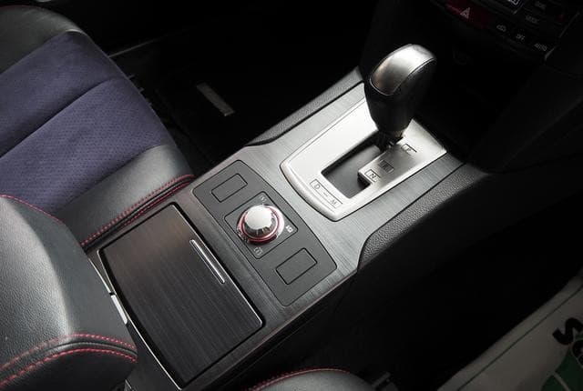 2010 Subaru Legacy JDM car for sale — photo 16 of 25