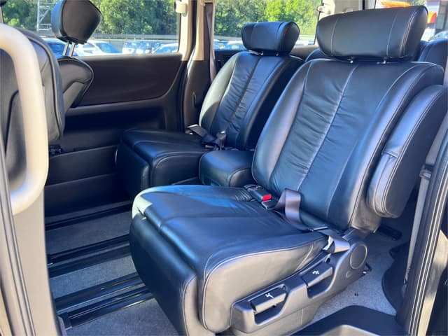 2007 Nissan Elgrand JDM car for sale — photo 14 of 16