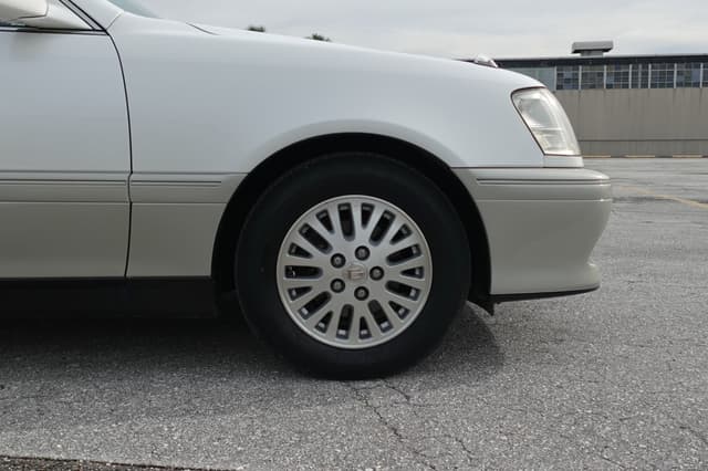 2000 Toyota Crown JDM car for sale — photo 4 of 18