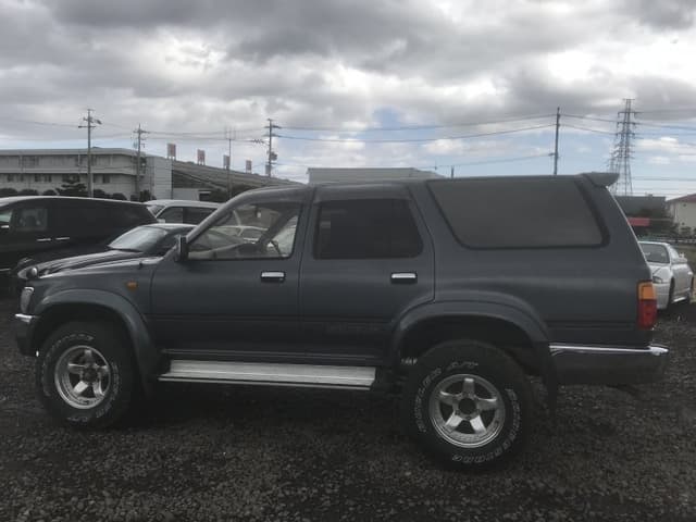 1991 Toyota Hilux Surf JDM car for sale — photo 5 of 5