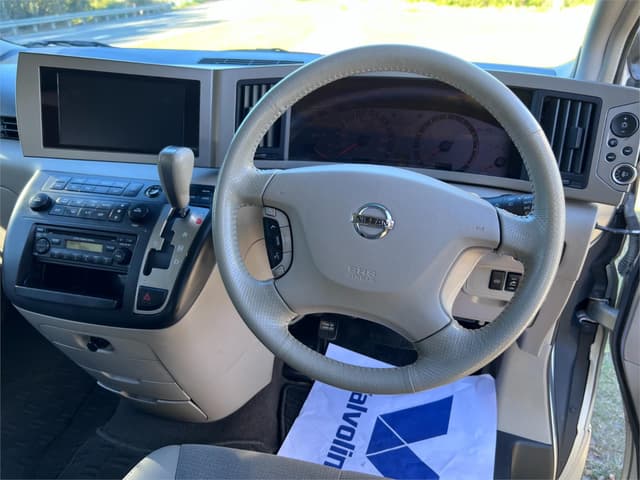 2002 Nissan Elgrand JDM car for sale — photo 11 of 16