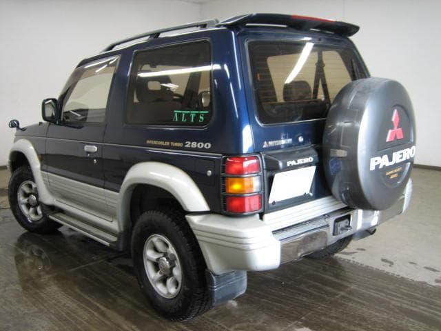 1995 Mitsubishi Pajero JDM car for sale — photo 2 of 3