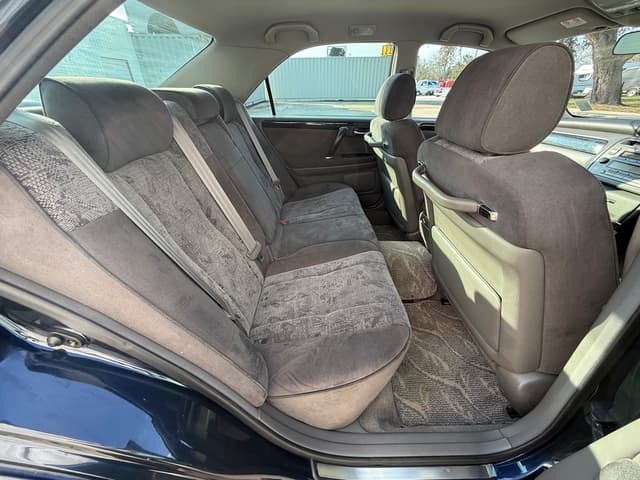 2000 Toyota Crown JDM car for sale — photo 16 of 22