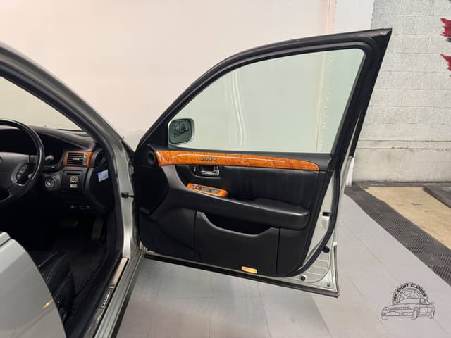 2000 Toyota Celsior JDM car for sale — photo 23 of 25