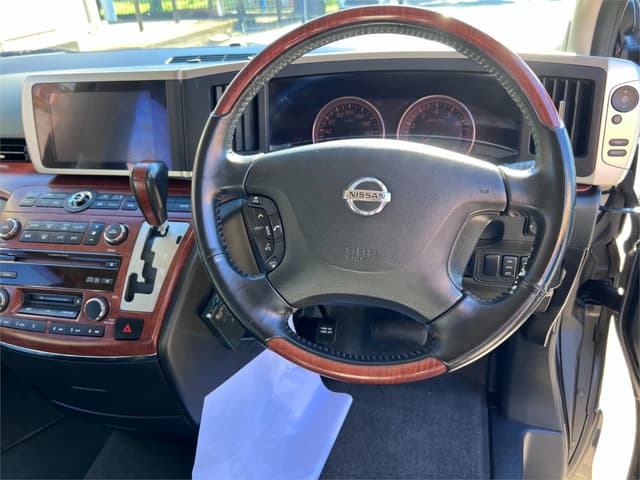 2007 Nissan Elgrand JDM car for sale — photo 11 of 16