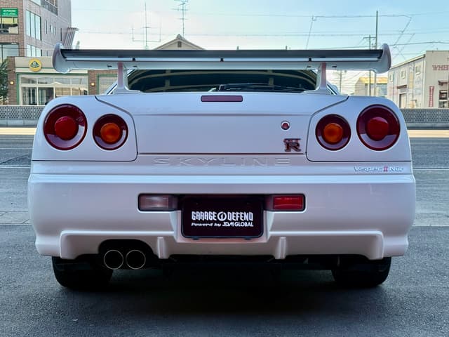 Nissan Skyline JDM car for sale — photo 23 of 25
