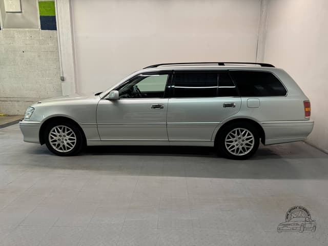 2000 Toyota Crown JDM car for sale — photo 11 of 25