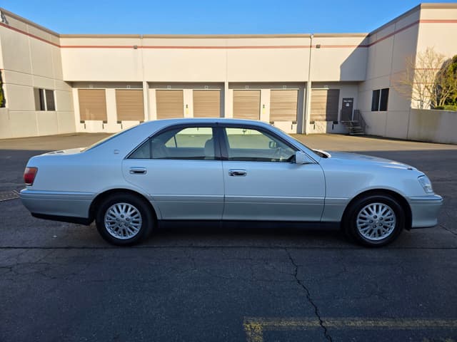 2000 Toyota Crown JDM car for sale — photo 8 of 13