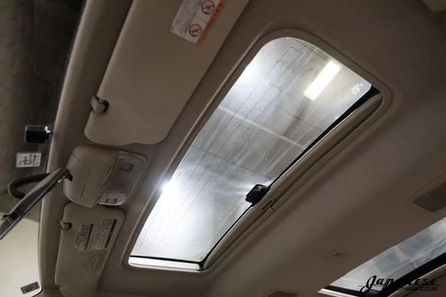 1999 Toyota Grand Hiace JDM car for sale — photo 18 of 25