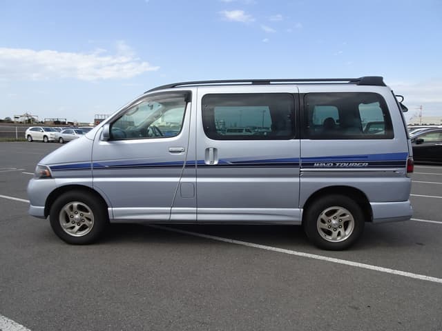 1999 Toyota Regius JDM car for sale — photo 2 of 25