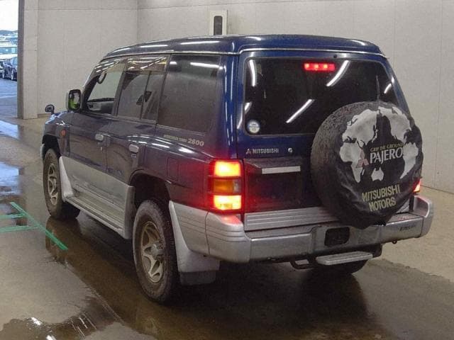 1997 Mitsubishi Pajero JDM car for sale — photo 2 of 6