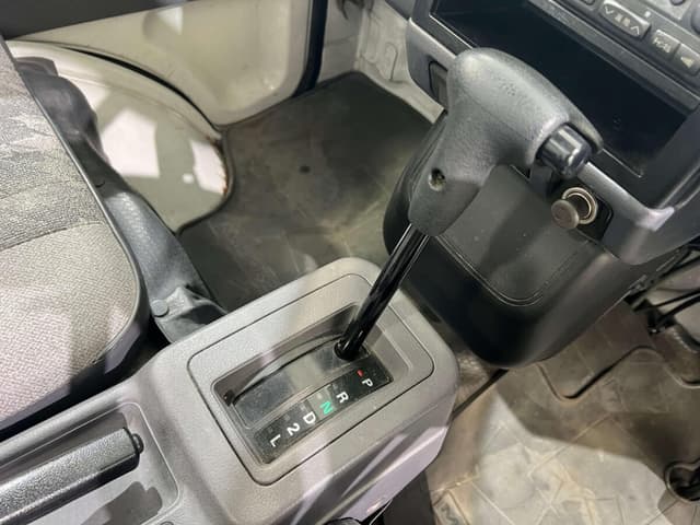 1998 Mitsubishi Minicab JDM car for sale — photo 12 of 23