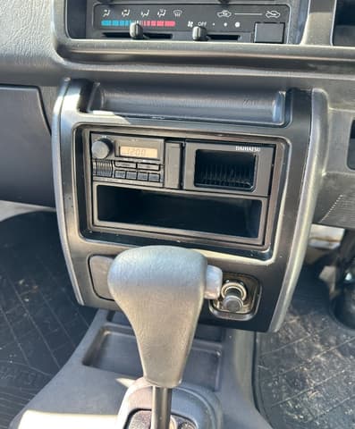 1999 Daihatsu Hijet JDM car for sale — photo 13 of 18