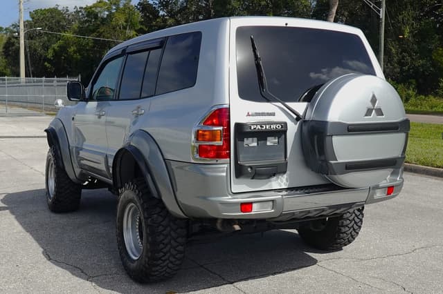 2001 Mitsubishi Pajero JDM car for sale — photo 7 of 20