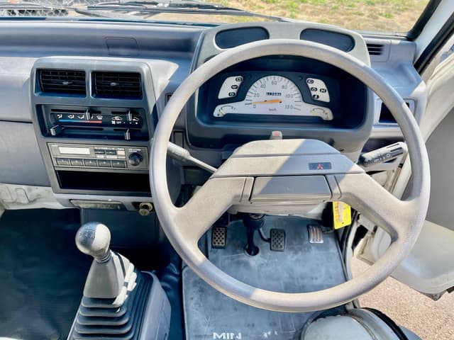 1994 Mitsubishi Minicab JDM car for sale — photo 18 of 25