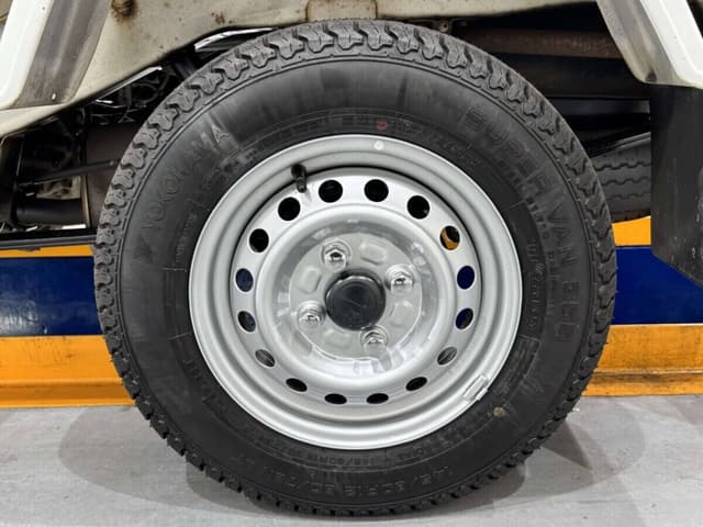 1999 Daihatsu Hijet JDM car for sale — photo 17 of 25