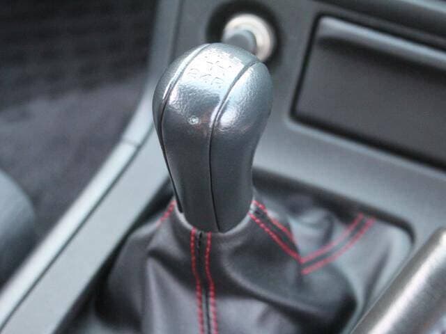1998 Nissan Skyline JDM car for sale — photo 6 of 12