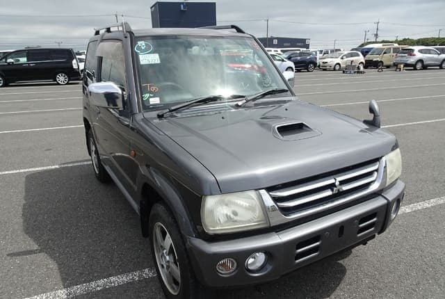 2005 Mitsubishi Pajero Mini JDM car for sale — photo 7 of 25