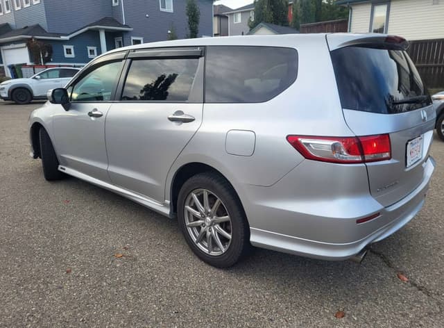 2009 Honda Odyssey JDM car for sale — photo 5 of 11