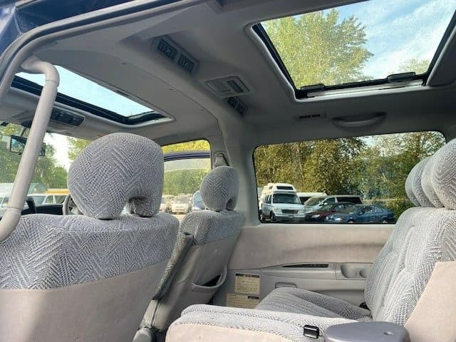 2000 Mitsubishi Delica JDM car for sale — photo 15 of 18
