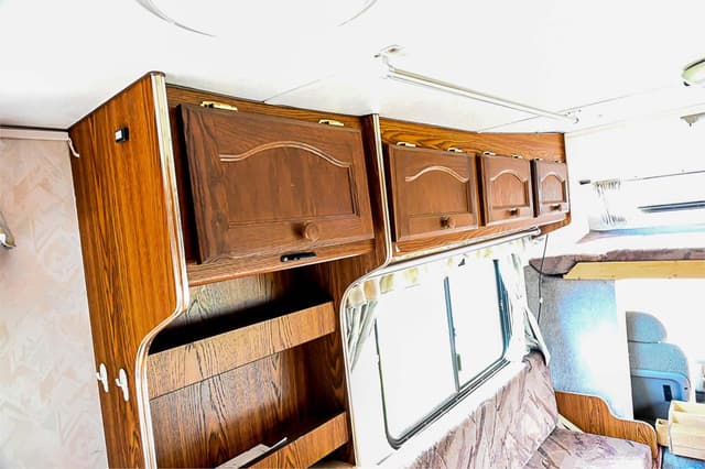 1997 Isuzu Elf JDM car for sale — photo 14 of 25