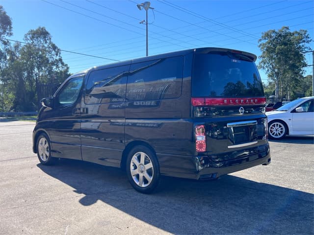 2007 Nissan Elgrand JDM car for sale — photo 8 of 16
