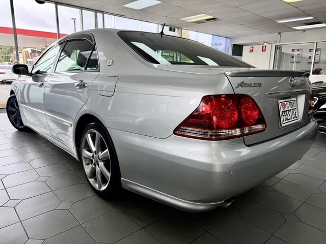2007 Toyota Crown JDM car for sale — photo 3 of 5